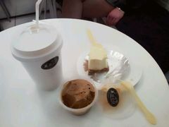 芝士蛋糕&nbsp;香蕉牛奶&nbsp;提拉米苏冰激凌-美丽心情蛋糕(江苏路店)