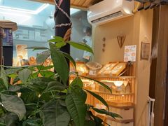 -天井·丑面包搭咖啡