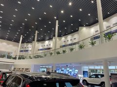 -杭州中沃沃尔沃4S店(滨江区店)