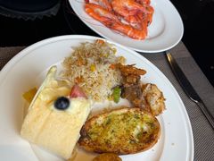 -大中华希尔顿酒店-念自助餐·嗨啤·小龙虾