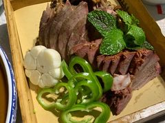 特色熏排骨-沽上民肴·海鲜锅贴·天津菜(福州道鸿正家园店)