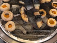 -围炉肉舍•炭烤活鳗•丹东海鲜烤肉(步行街店)