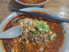 -丁丁猫重庆小面(徐州路店)