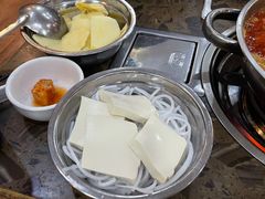 -黄利砖万峰林布依特色酸笋牛肉馆