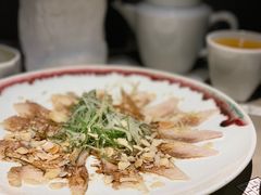 薄切鲜鱼片-穹六人间 people 6(岳阳路店)