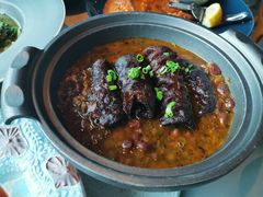 酸腌菜红豆炖黑皮子-半山腰·云南菜(侨福芳草地店)