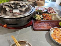 -围炉肉舍•炭烤活鳗•丹东海鲜烤肉(步行街店)