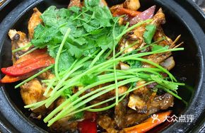 Stewed Fish Bones in Clay Pot