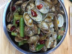 隔壁店的辣炒花蛤-清真·马峰烤肉(小学习北巷店)
