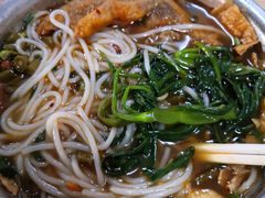 -鹿寨小何螺蛳粉店