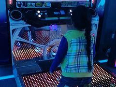 -世代星球·保龄球·镭战真人CS·团建(杨浦店)