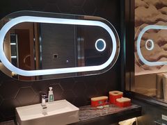 -深圳龙华大浪商业中心亚朵X酒店