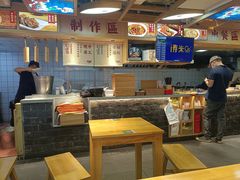 -呷佬·长沙手工米粉(金沙江路店)