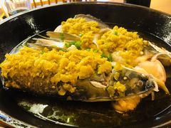 -阿瓦山寨·湘菜现炒·剁椒鱼头王(咸阳总店)