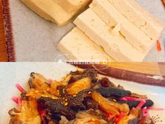 -毛辣果·贵州红酸汤牛肉火锅(西单店)