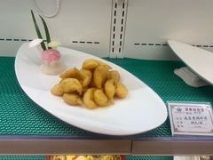 咸蛋黄焗虾球-白金汉爵大酒店-24小时餐厅