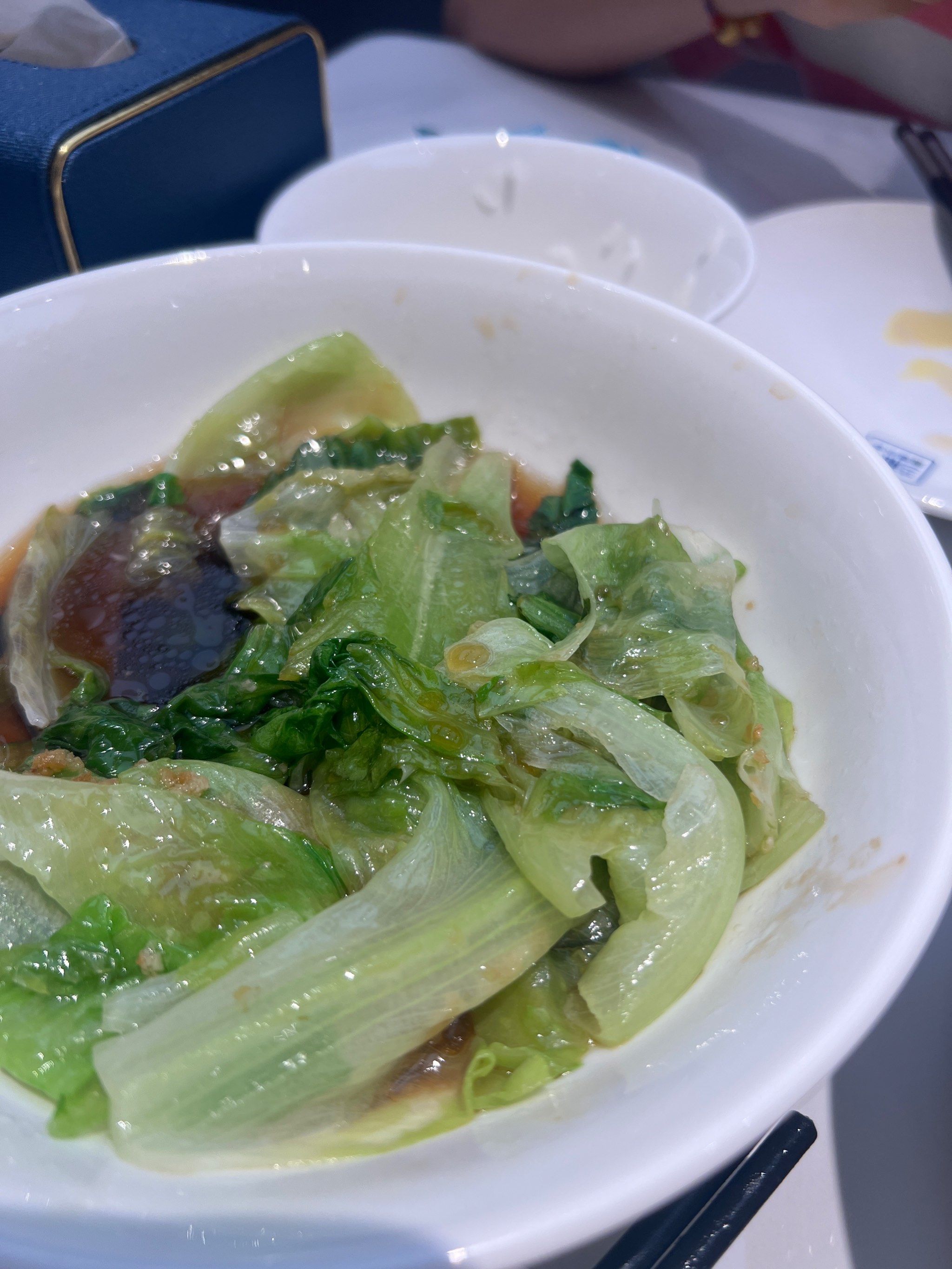 富力广场新开的湘菜馆,就餐环境明亮舒适