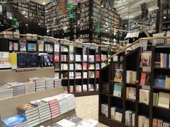 -钟书阁(群光广场店)