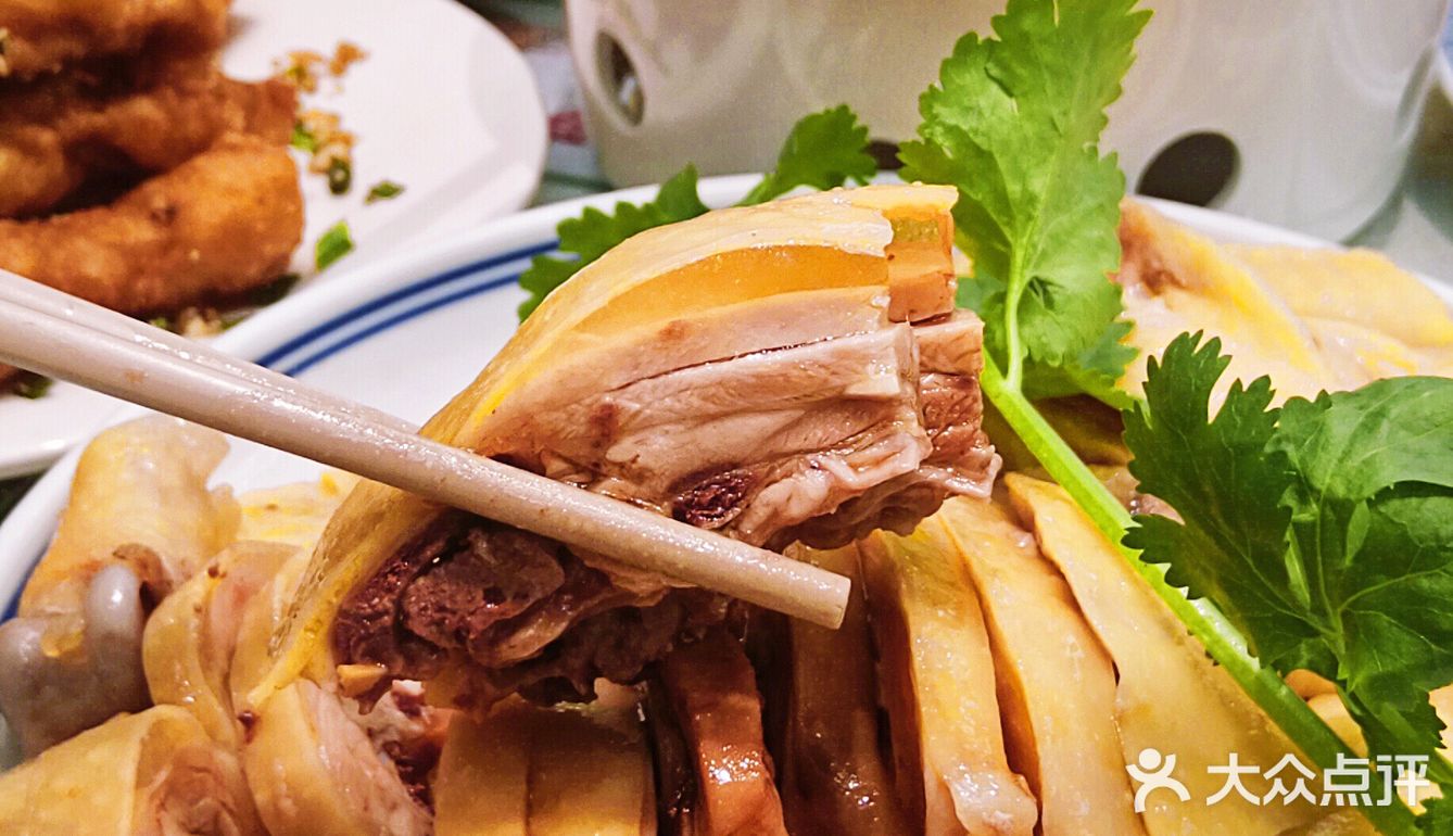 苏州城也有老上海风潮，白斩鸡正是儿时的味道～