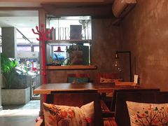 -HIGH FIVE哈福手工汉堡(桂林路店)