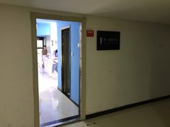 门面-提一眼镜·蔡司·依视路(小寨店)