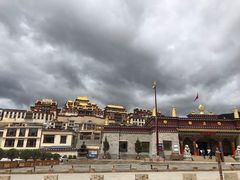 -噶丹松赞林寺