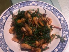 韭菜炒河虾-一品味庄·地标武昌鱼·藕汤湖北菜(黄鹤楼店)