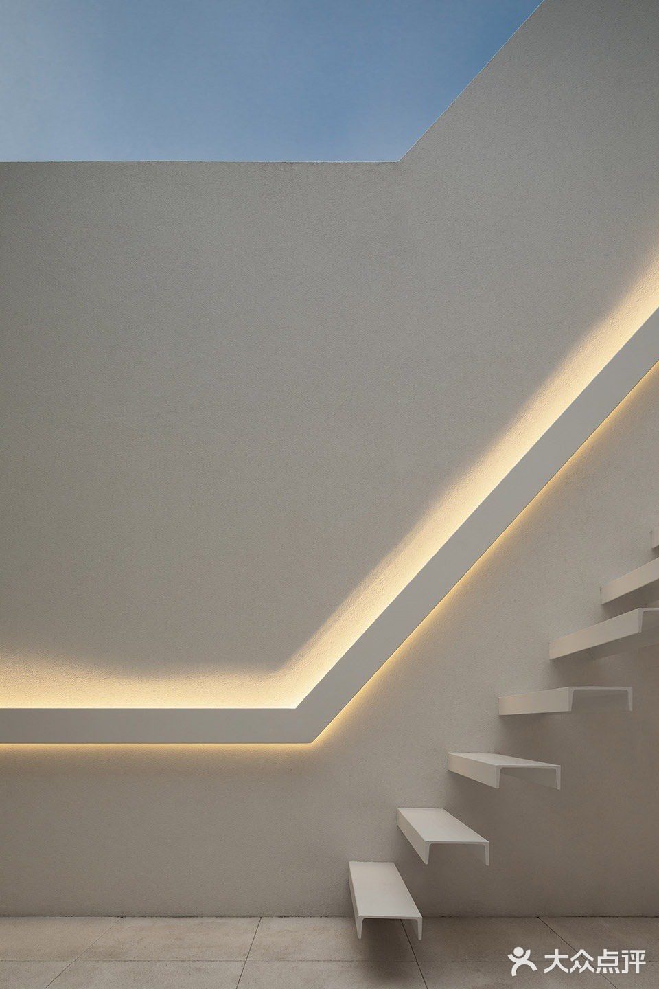 自由自在的生活方式被重新归还给城市和住宅的使用者