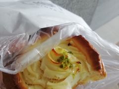 奶油芝士酥皮面包-巴黎贝甜(阳光上东店)