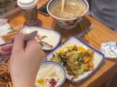 -云阿蛮云南生烫牛肉米线(奉贤路店)