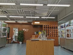 -无奔眼镜·蔡司·依视路授权店(马家堡店)