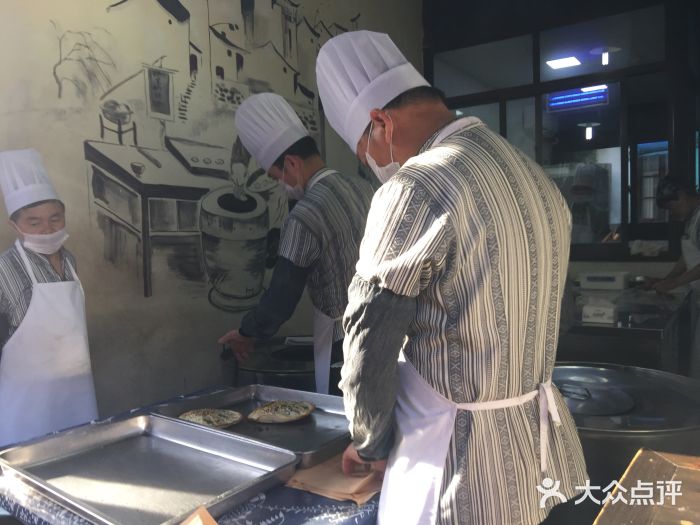 桥里桥烧饼铺图片