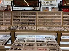 -美式眼镜·授权蔡司.依视路.尼康.豪雅.明月(南翔印象城店)