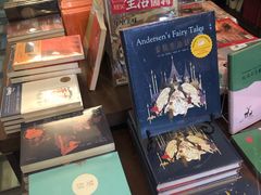 -钟书阁(松江泰晤士小镇店)