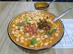 -吴三酸菜麻食酱香面馆(印花布园小区店)