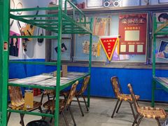等位区-马路牙子地桌烤肉(工体店)