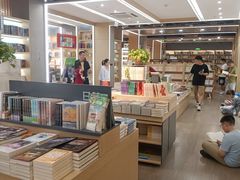 -新华书店(泉城路店)