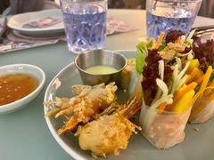 酥炸老虎虾香芒米纸卷配榴莲汁-CHINCHIN 青青·泰国料理(万象食家店)