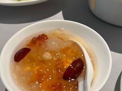 桃胶银耳八宝羹-屋里厢上海菜馆