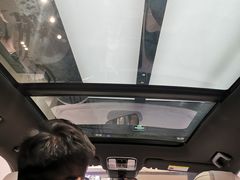 -理想汽车(世纪汇店)