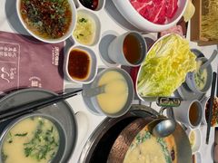 -洪氏嗨捞·广东猪肚鸡·椰子鸡火锅(西咸万象城店)