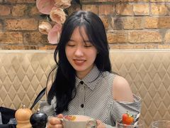 -FLOVIE FLORIST CAFE