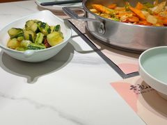 -黄记煌三汁焖锅(新佳丽江汉路店)