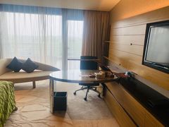 -上海滴水湖皇冠假日酒店