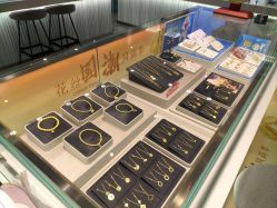 -潮宏基珠宝旗舰店(苏宁广场店)