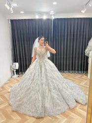 -予白婚纱礼服馆
