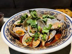 -爆炸头阿姨小四川正宗川味小吃(无任何分店)