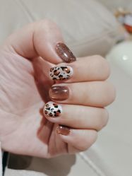 -丽心自助美甲美睫