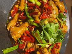 -曼听小寨海鲜烧烤·大连辣炒大王(盖州街店)