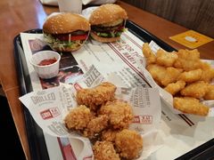 -The Habit Burger Grill 哈比特汉堡(世博店)